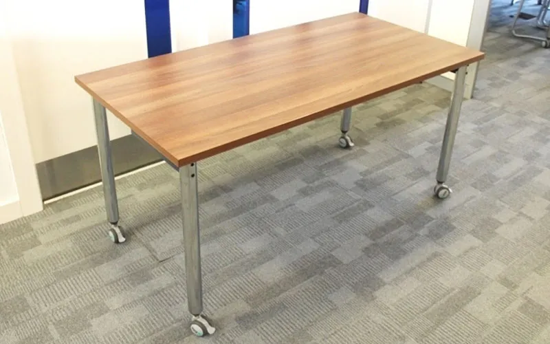 Second Hand Table